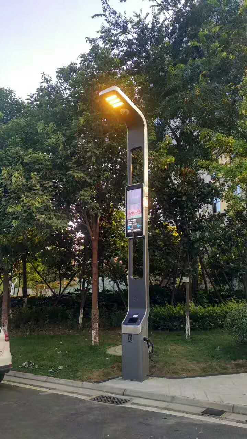 重慶萬(wàn)州市智慧燈桿屏